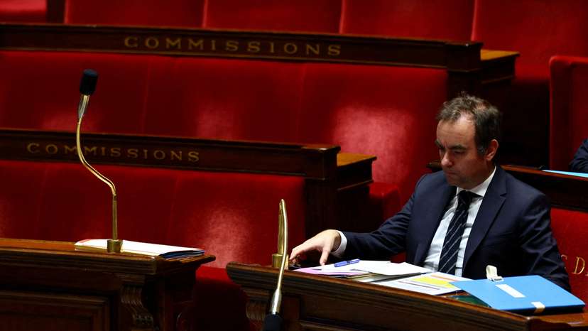 French government faces two no-confidence motions in parliament