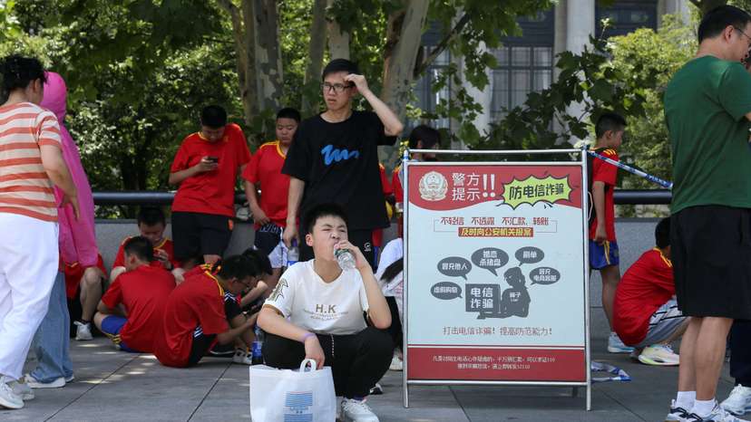 FILE PHOTO: Orange alert for heatwave in Shanghai
