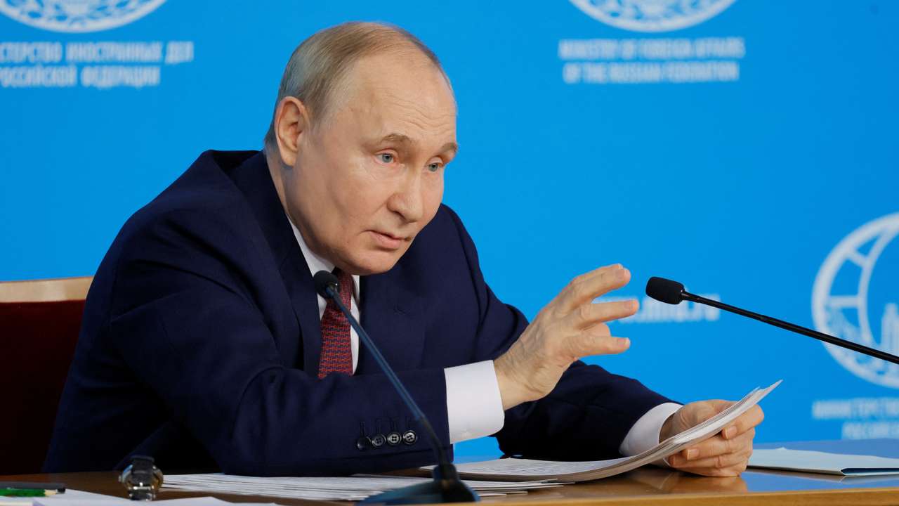 Russia's President Putin meets foreign ministry's leadership