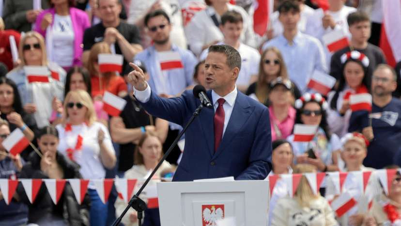 Poland's ruling party hosts 'Patriotic March' in Warsaw