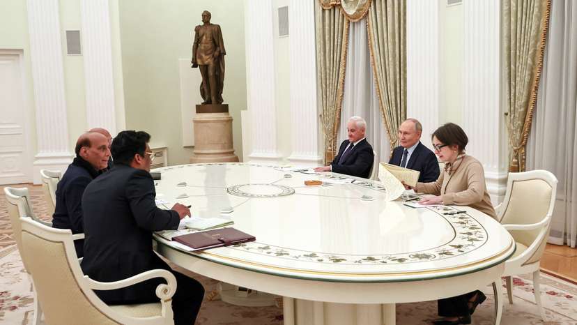 Russian President Putin meets Indian Defence Minister Singh in Moscow