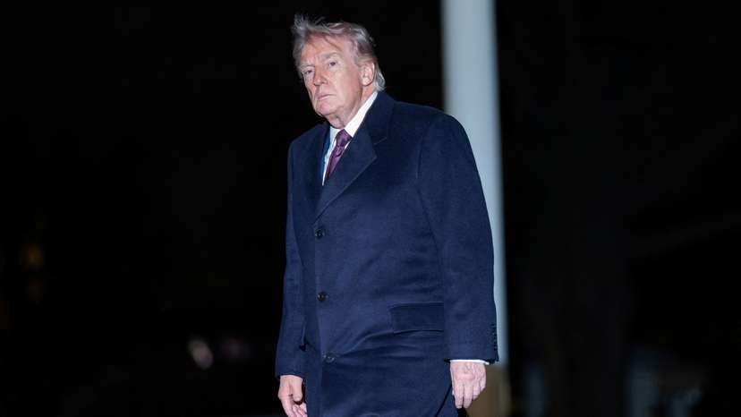 U.S. President Donald Trump arrives back to the White House