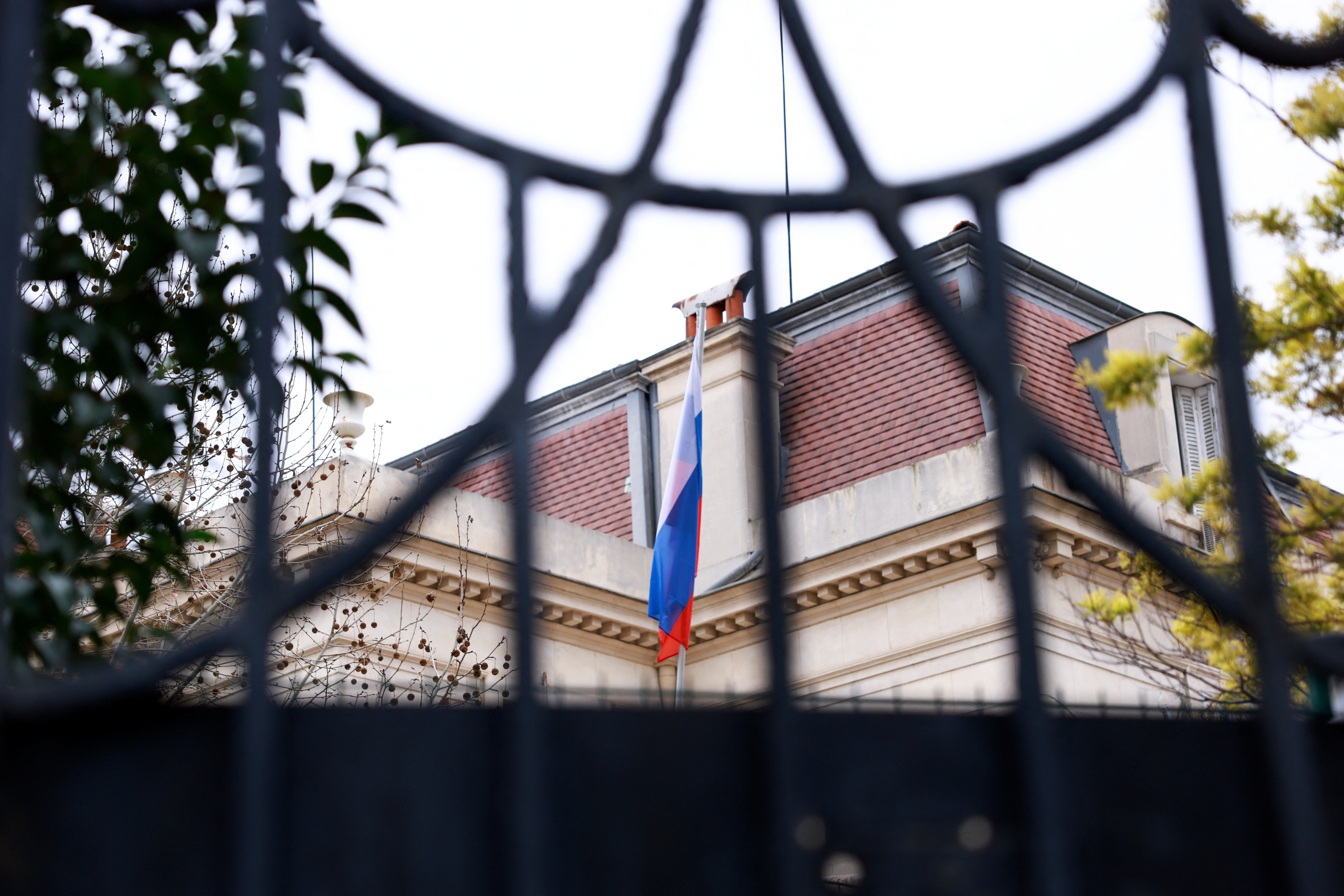 Explosion inside Russia’s consulate in Marseille