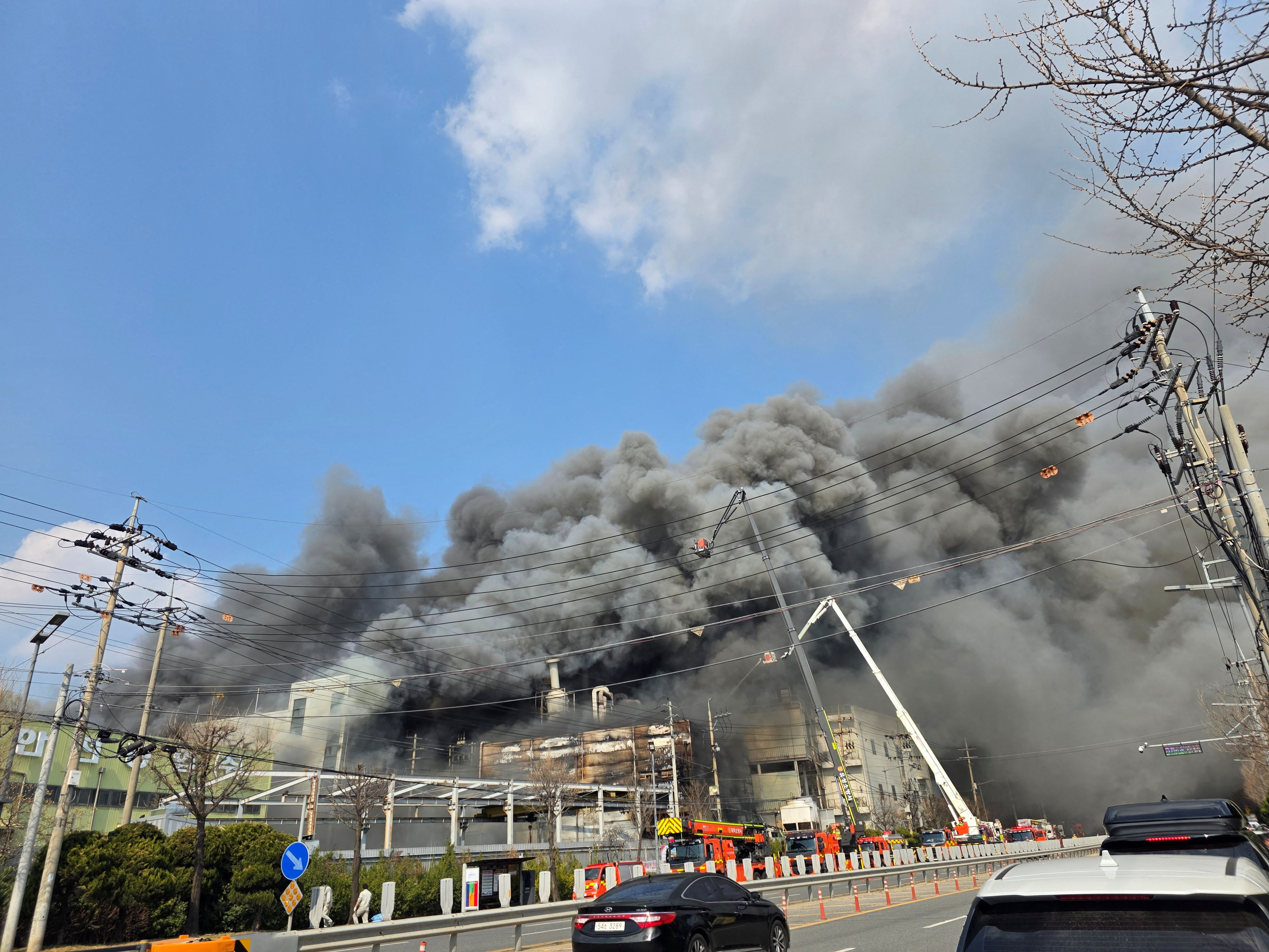 At least 25 hurt in fire at car parts factory in South Korea, Yonhap says