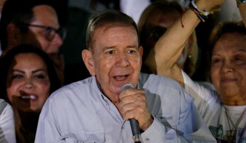 FILE PHOTO: Venezuela's opposition presidential candidate Edmundo Gonzalez and opposition leader Maria Corina Machado campaign in Caracas