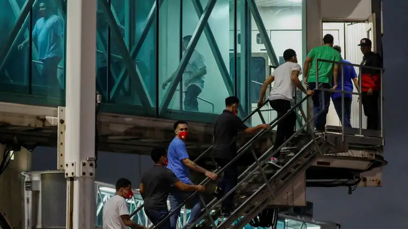 Venezuelan migrants who had been detained in El Salvador arrive to Venezuela