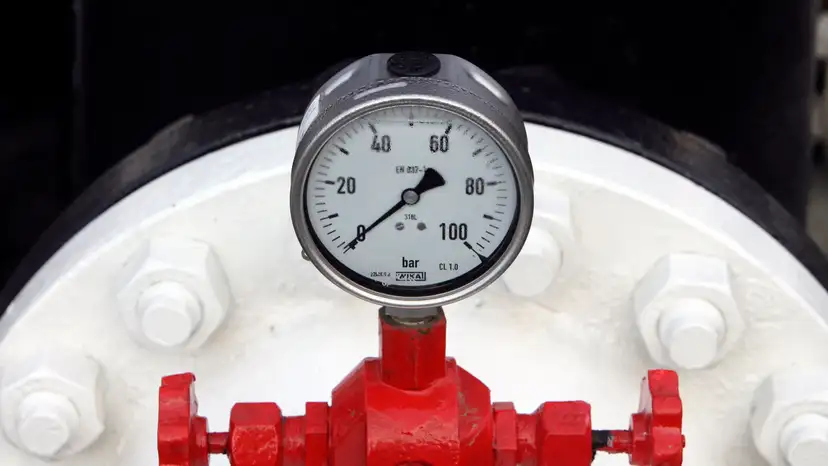 FILE PHOTO: Tap and meter shows zero level pressure on Druzhba oil pipeline at Hungarian oil and gas group MOL's main Duna (Danube) refinery in Szazhalombatta