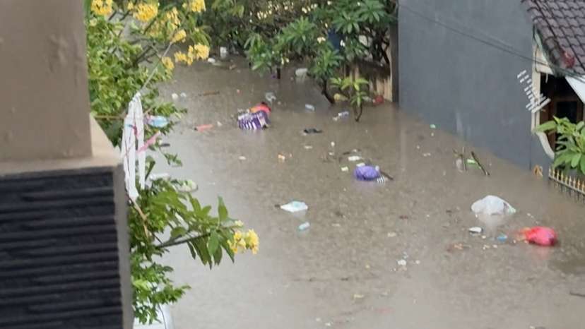 Floods hit Indonesia's Bali
