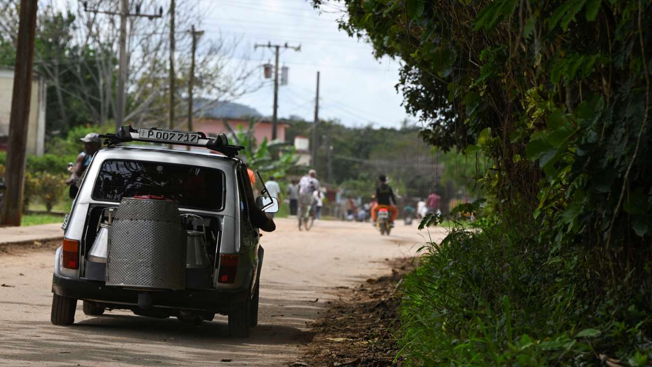 Facing U.S. oil blockade, Cuban man powers car with charcoal