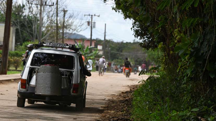 Facing U.S. oil blockade, Cuban man powers car with charcoal