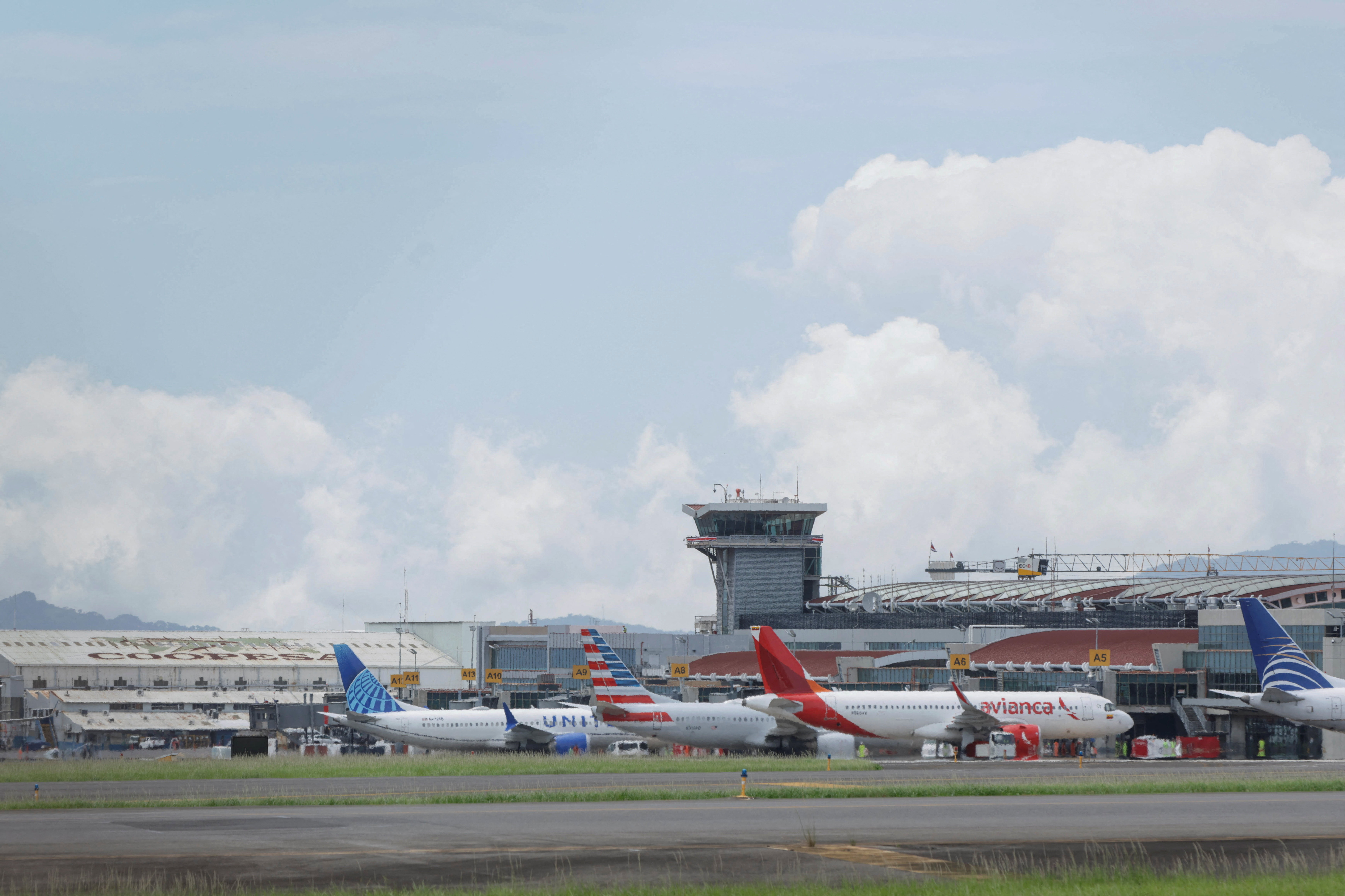 Costa Rica closes airspace temporarily and suspends flights after power malfunction