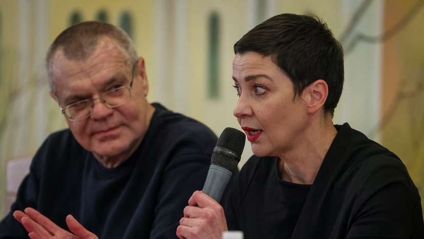 Belarusian opposition figures Kolesnikova and Babaryko attend a press conference after yesterday's release in Chernihiv