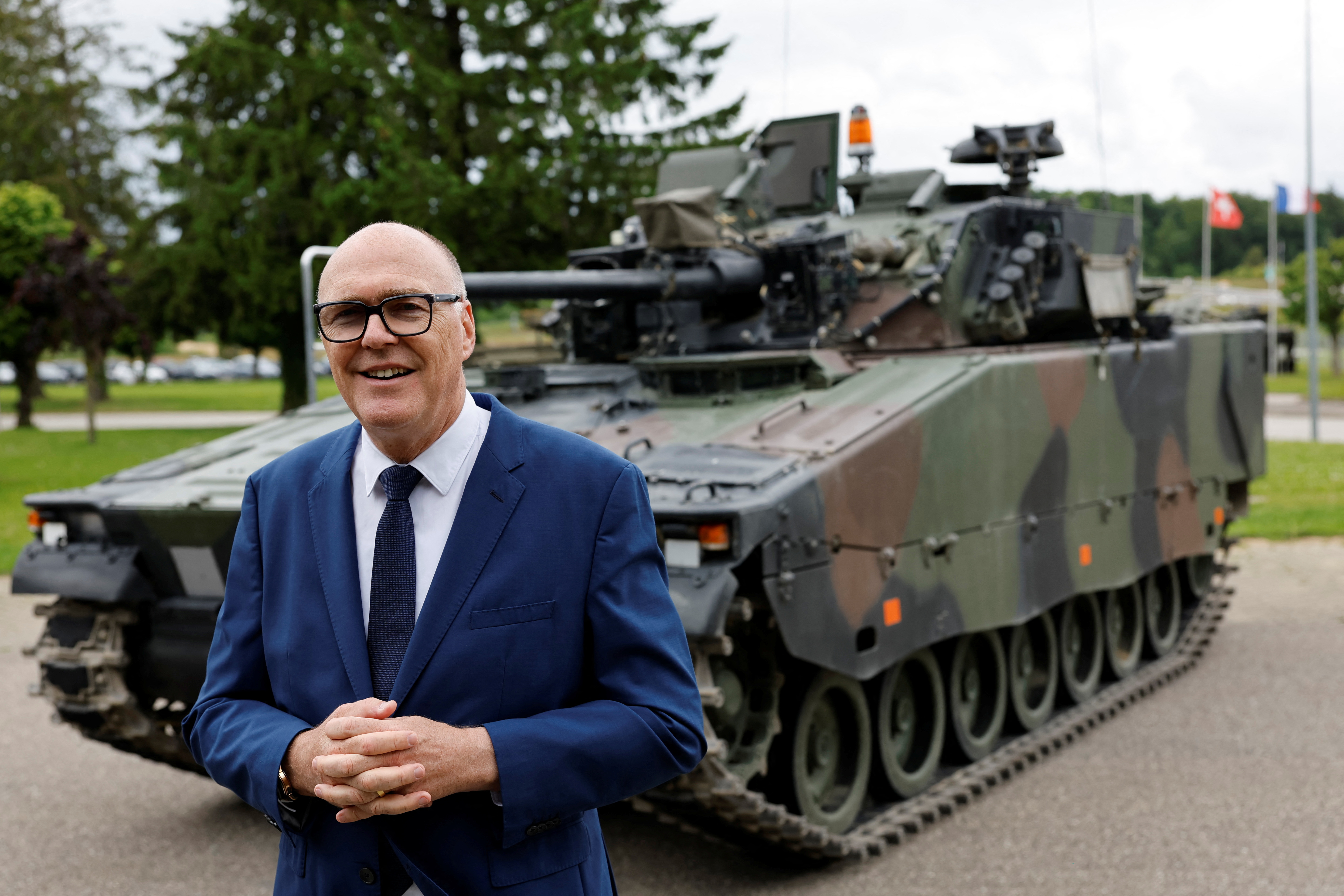 Swiss federal councillor Martin Pfister visits Swiss army troops in Bure