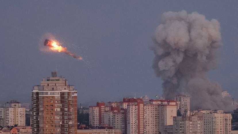 Russian missile strike in Kyiv