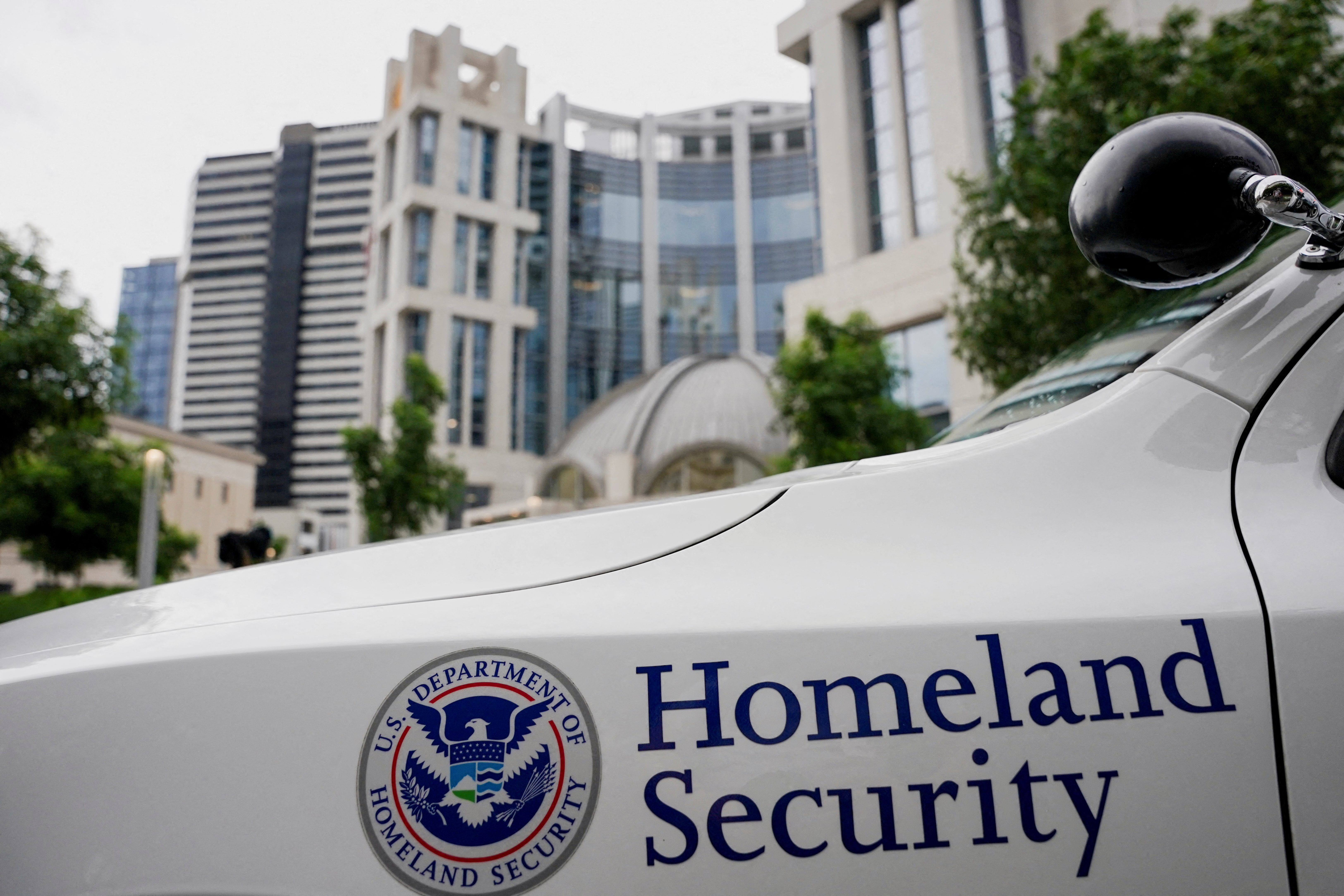 Kilmar Abrego Garcia, who was deported from U.S. to El Salvador, returns to U.S.