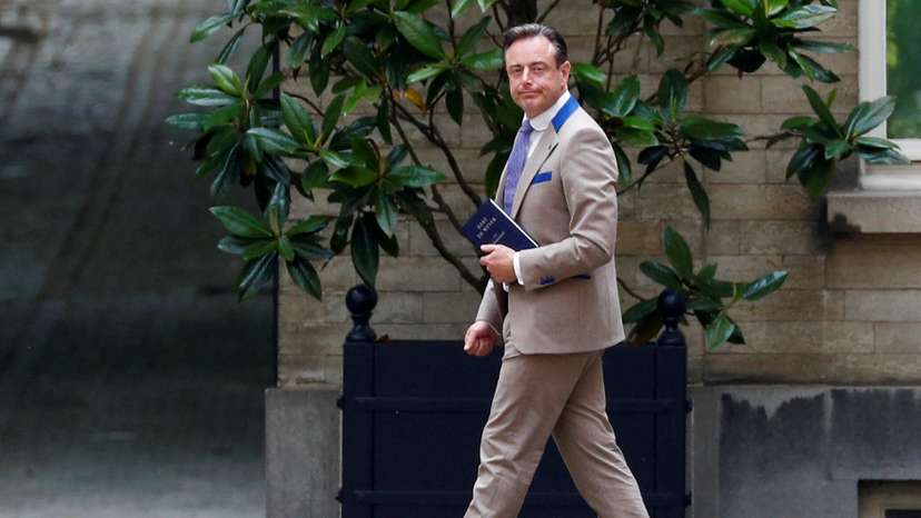FILE PHOTO: N-VA President De Wever arrives for a meeting with King Philippe at the Royal Palace in Brussels