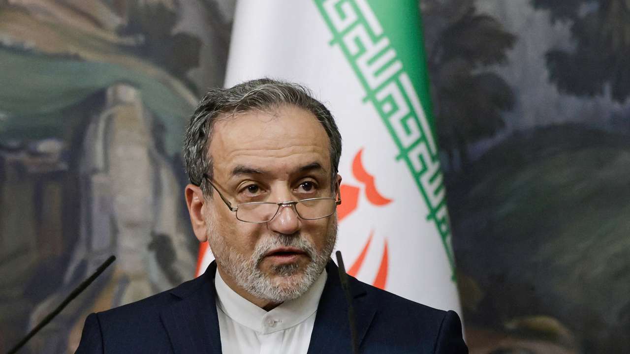 FILE PHOTO: Russia's Foreign Minister Lavrov and Iran's Foreign Minister Araqchi meet in Moscow