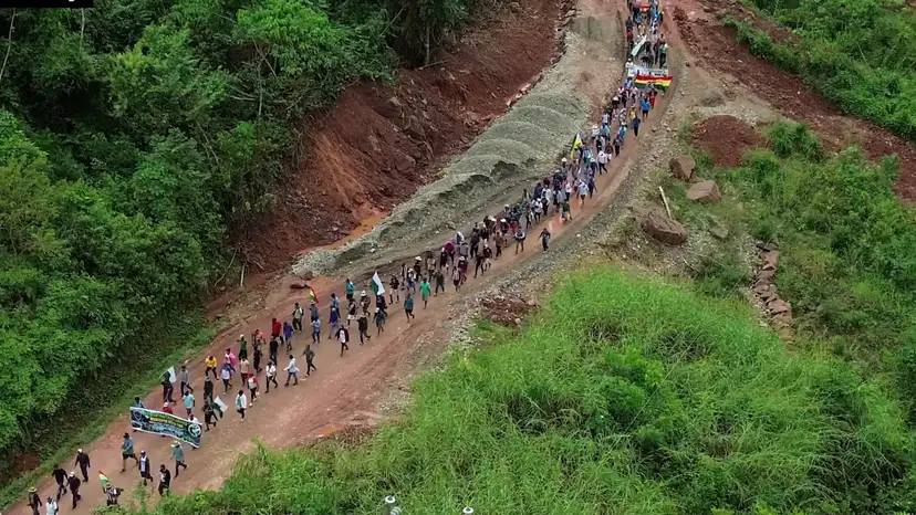 Thousands march in Bolivia demanding repeal of land law: Video