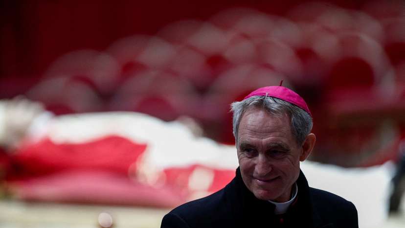 FILE PHOTO: Faithful pay homage to former Pope Benedict in St. Peter's Basilica at the Vatican