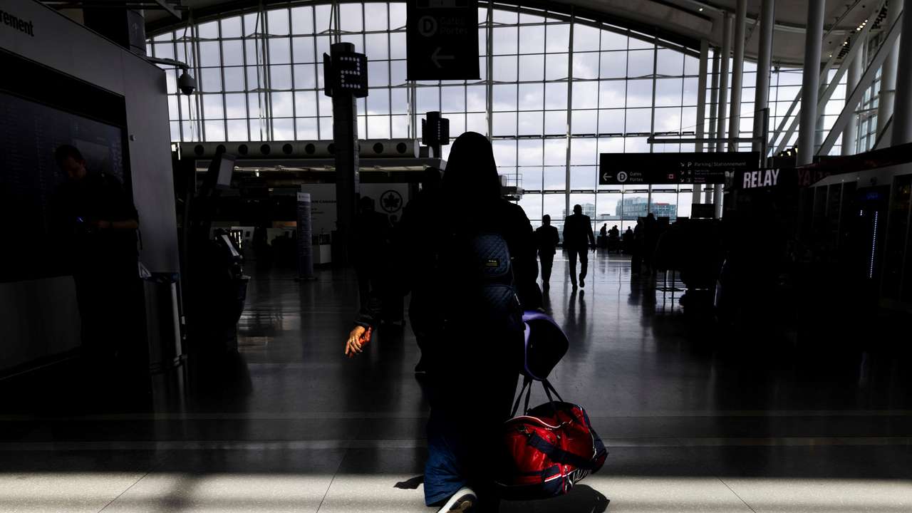 Flight attendants protest unpaid work at Toronto Pearson International Airport