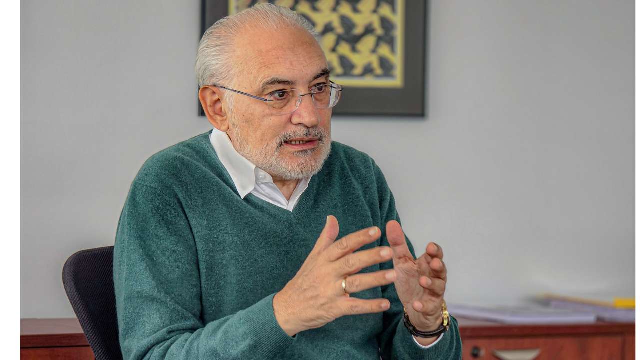 FormerBolivian president Carlos Mesa