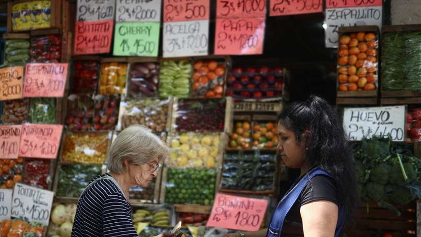 FILE PHOTO: Argentina's surging prices adds urgency to new president's plan