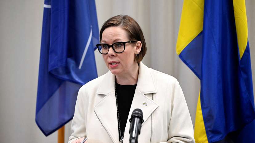 Sweden's Foreign Minister Maria Malmer Stenergard and Finland's Foreign Minister Elina Valtonen attend a press conference at the Hanalys 2026 in Espoo