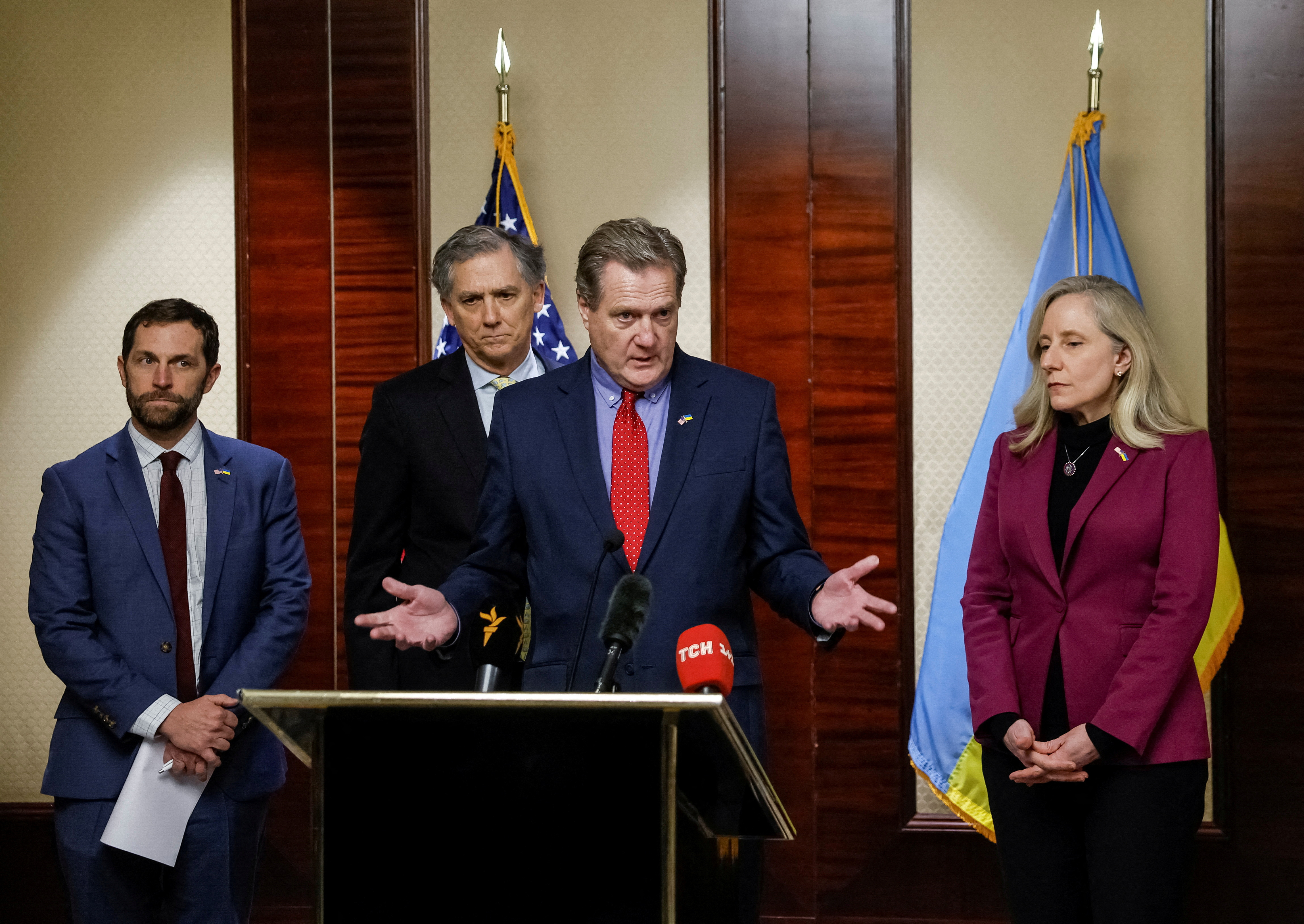 U.S. Representatives Turner, Hill, Crow and Spanberger visit in Kyiv