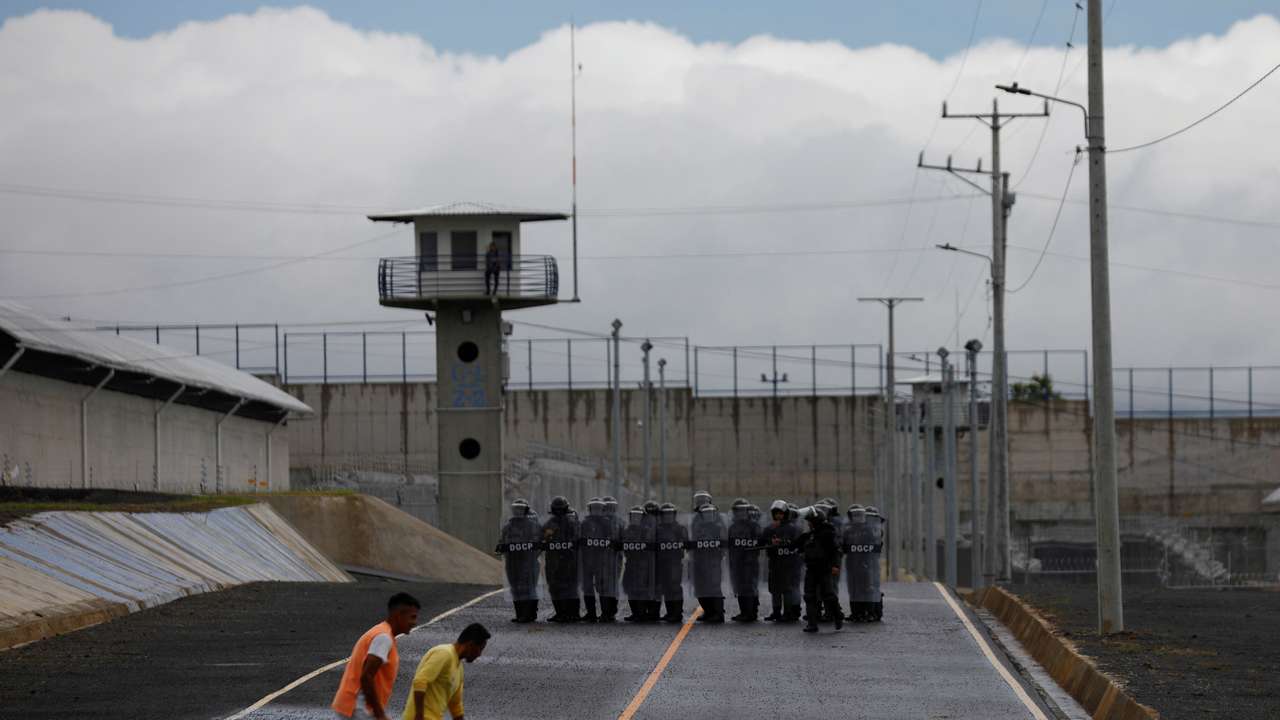 Media tour to mega-prison housing thousands of gang members