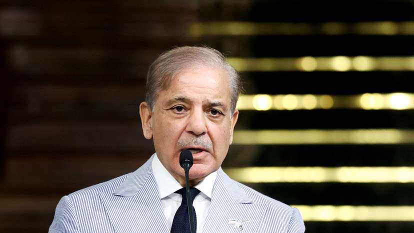 Pakistan's PM Shehbaz Sharif visits Iran
