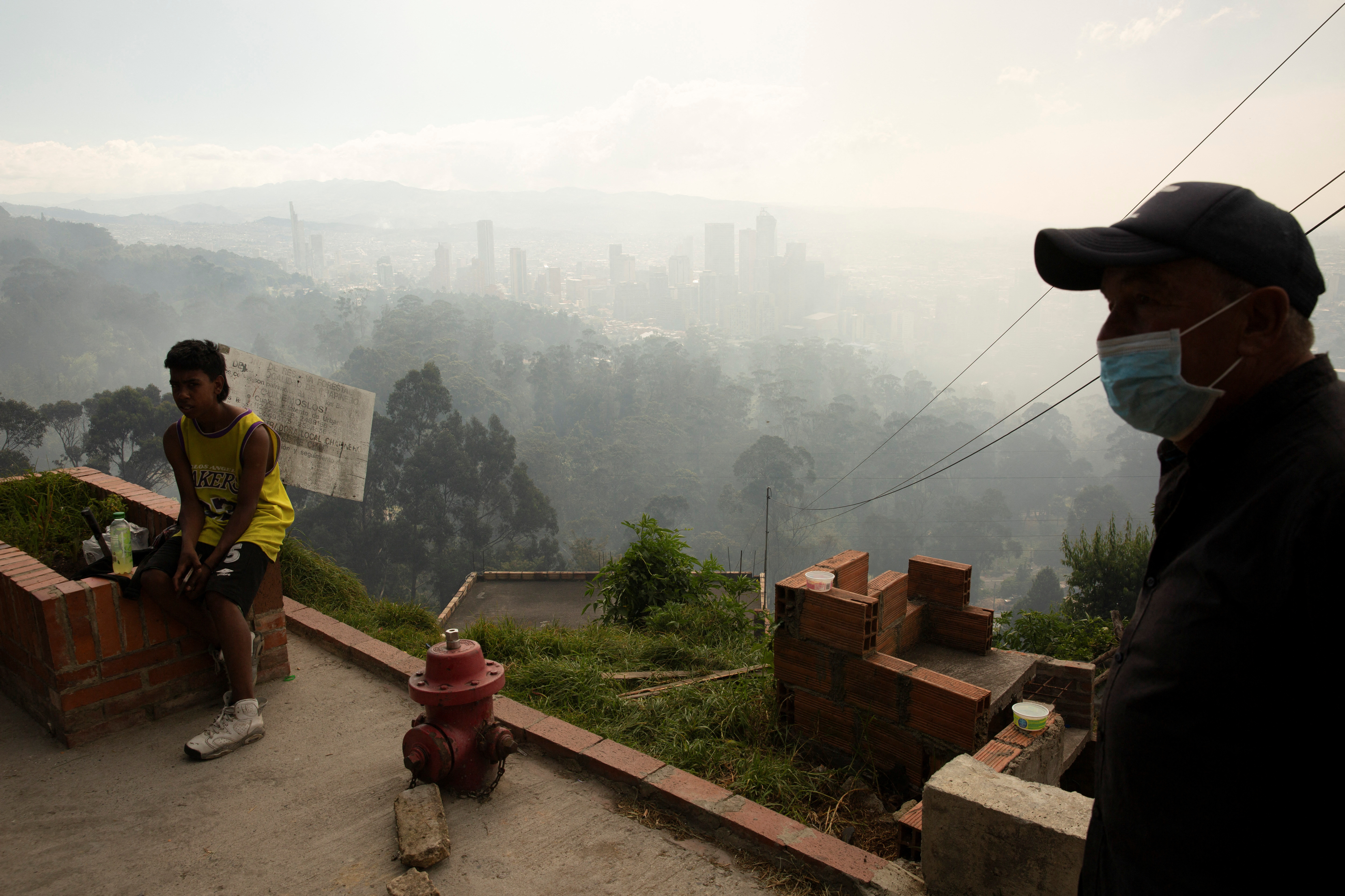 District government declares air quality emergency due to forest fires in Bogota