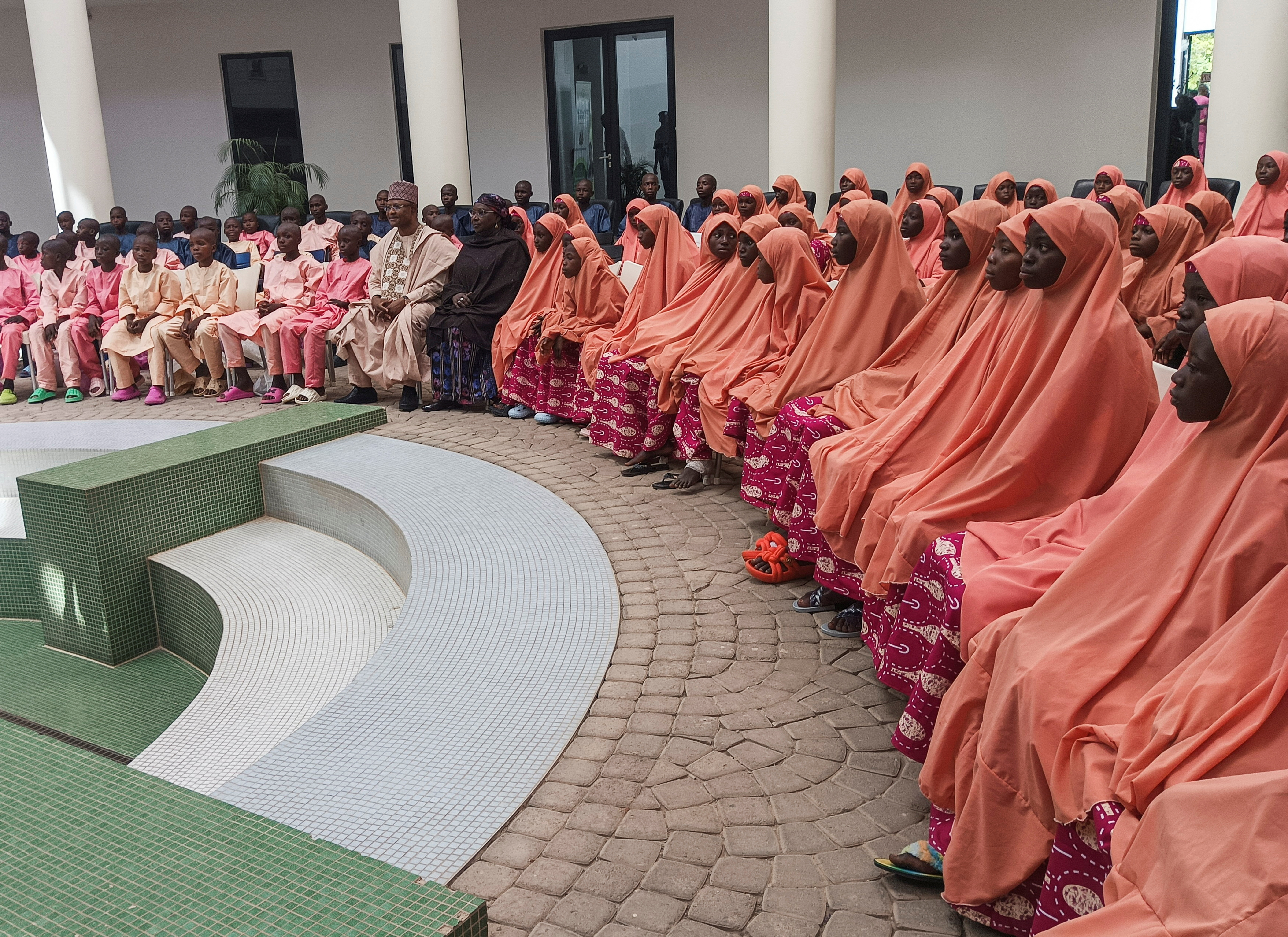 More than 100 kidnapped Nigerian students arrive back in Kaduna