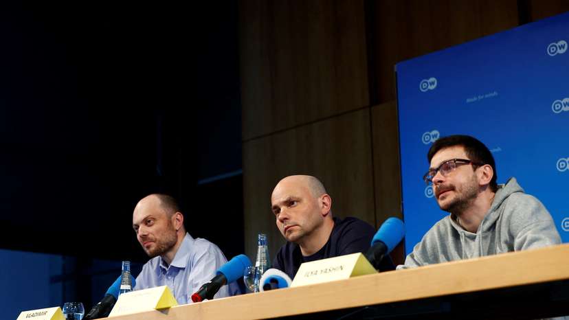 Russian dissidents Ilya Yashin, Vladimir Kara-Murza and Andrei Pivovarov hold a press conference after being freed, in Bonn