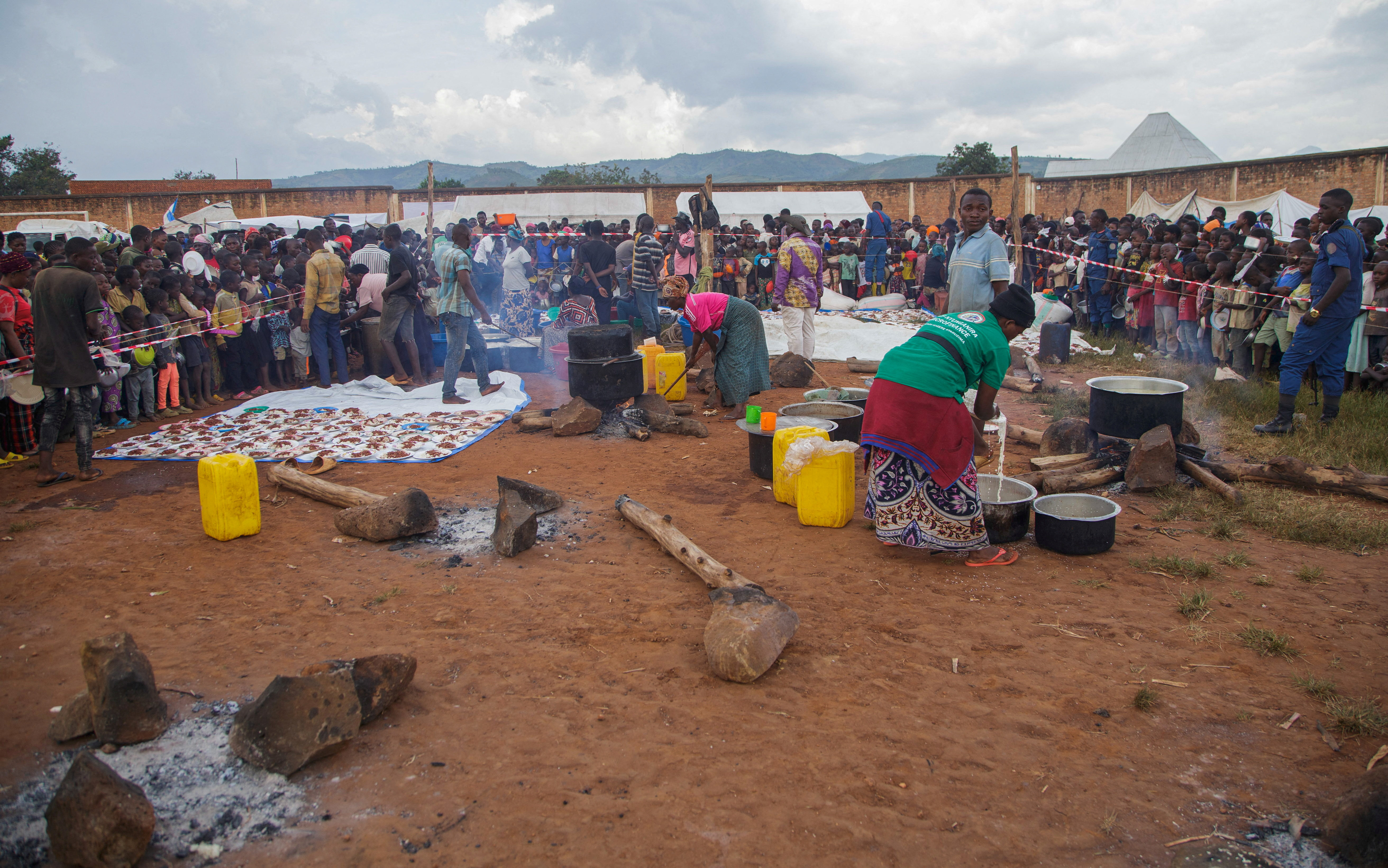 FILE PHOTO: Refugees flee eastern Congo into Burundi as fighting rages in South Kivu