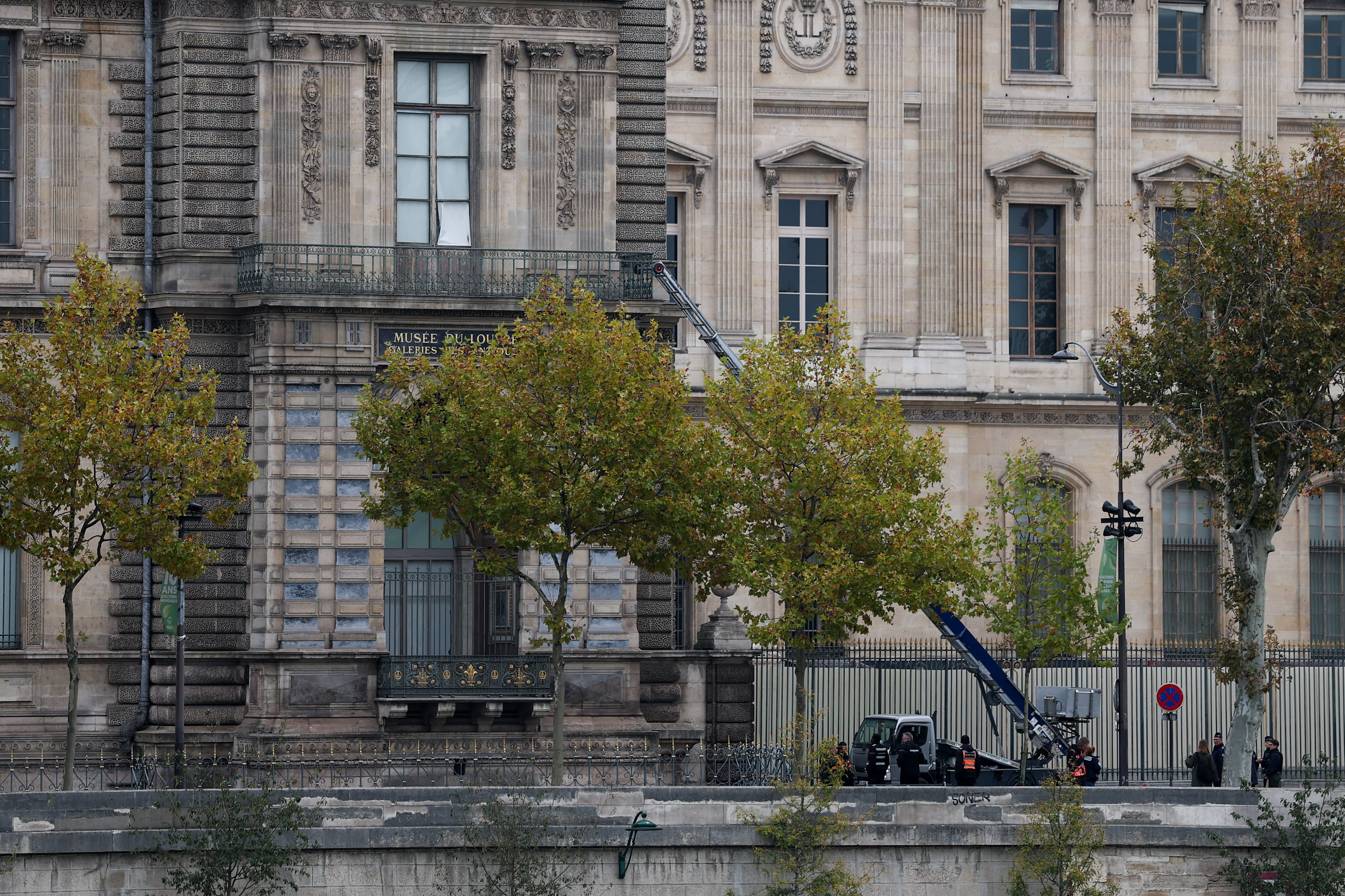 Reports of a robbery at the Louvre museum, in Paris