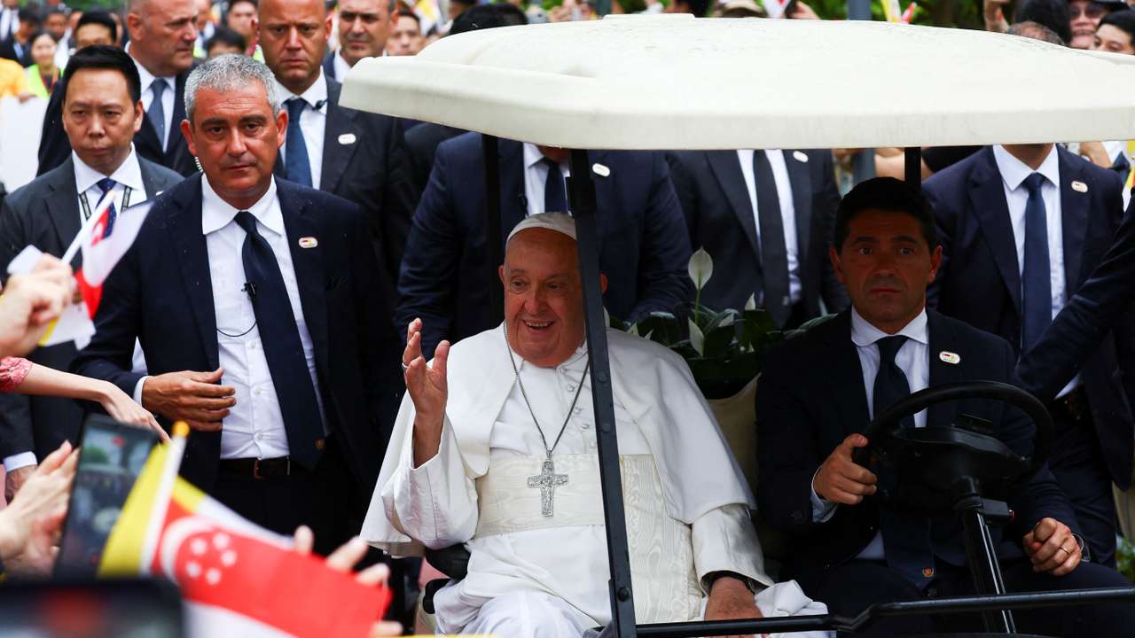 Pope Francis visits Singapore