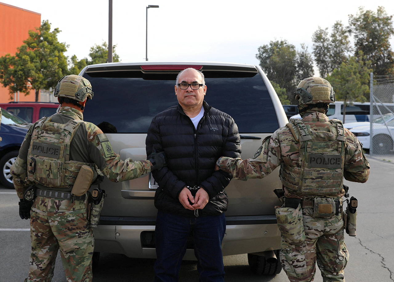 U.S. deports notorious drug lord Osiel Cardenas Guillen to Mexico