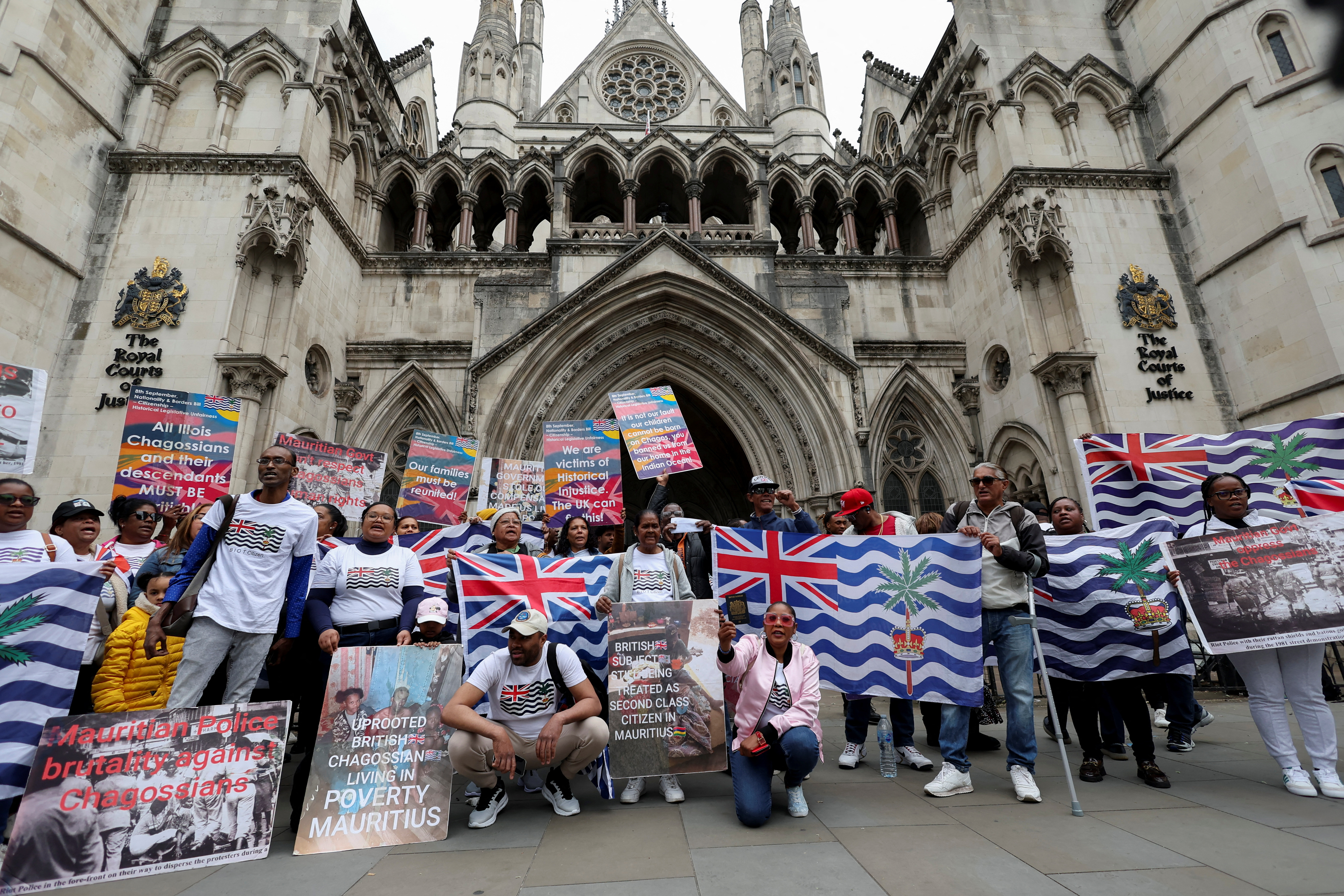 UK temporarily blocked from concluding Chagos Islands deal with with Mauritius by court injunction