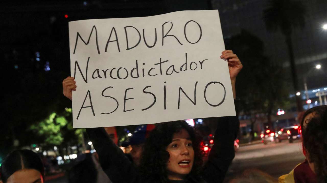 Venezuelans living in Mexico demand transparent election results, in Mexico City