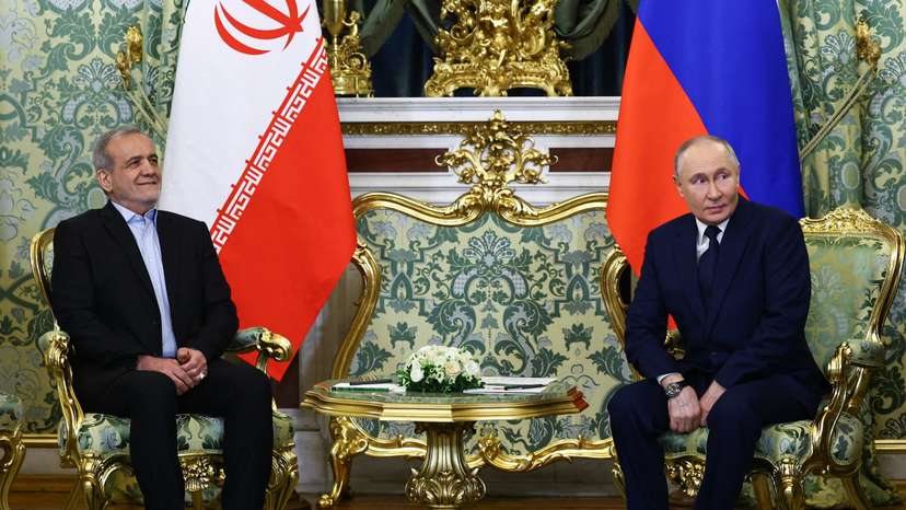 Iranian President Masoud Pezeshkian visits Russia