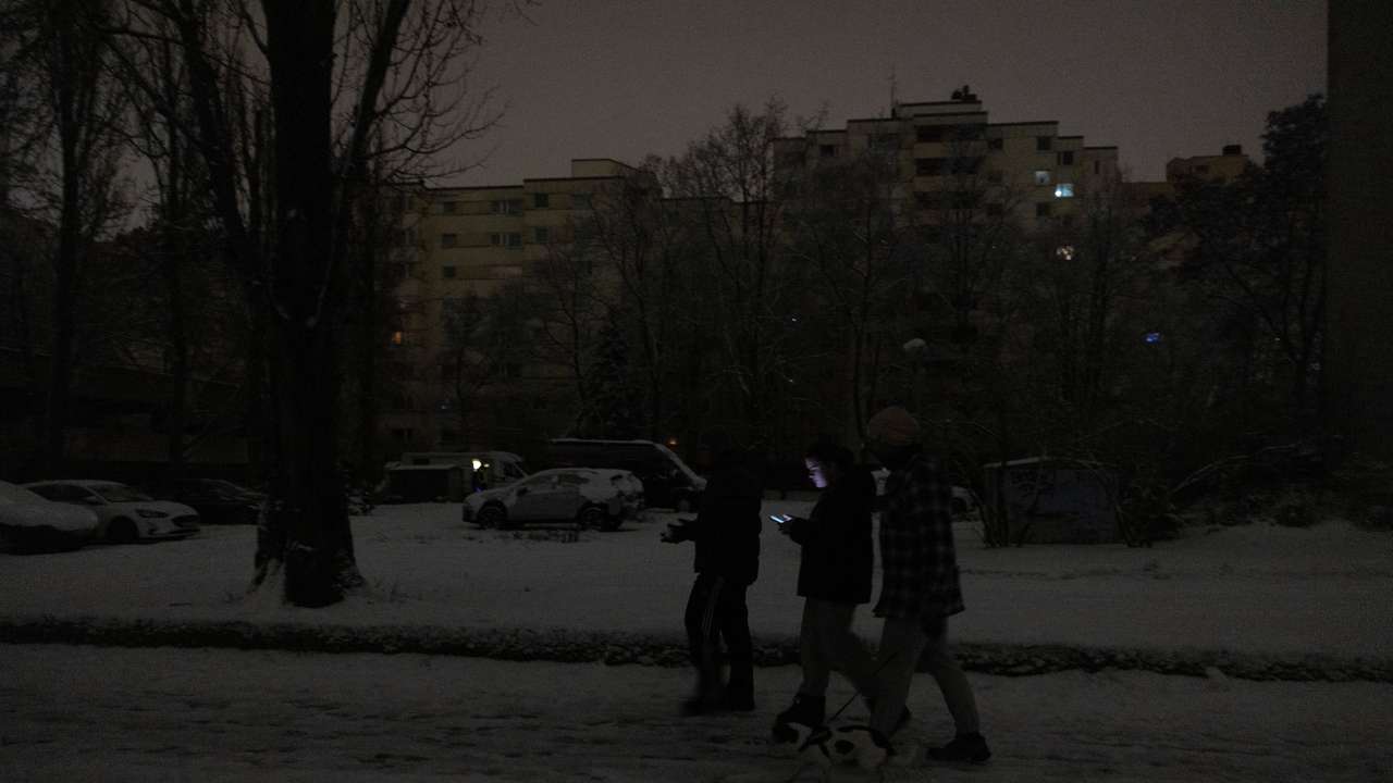 Partial blackout following fire at power distribution system in Berlin