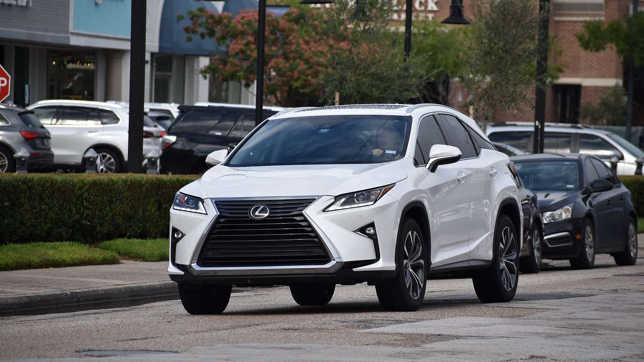 lexus-nx-5267710_1280