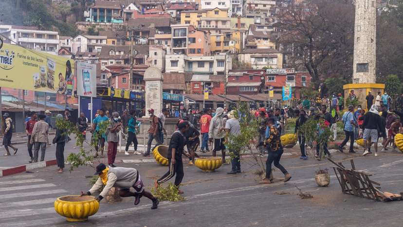 Madagascar protesters return to streets despite move to dissolve government