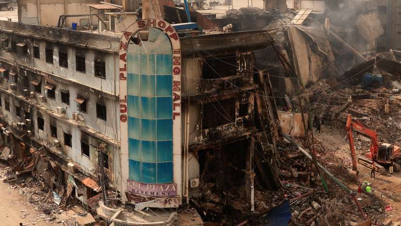 Aftermath of fire in a shopping mall in Karachi