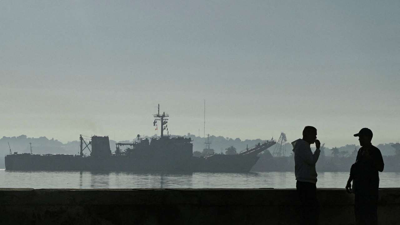 People talk as Mexican-flagged ship Papaloapan loaded with humanitarian aid enters Havana's bay days after the island's communist-run government announced increasingly strict rationing measures to confront U.S. efforts to cut off the island’s fuel supply, in Havana, Cuba February 12, 2026. REUTERS/Norlys Perez TPX IMAGES OF THE DAY