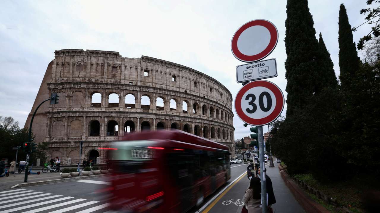 Rome introduces 30 km/h speed limit in historic city centre