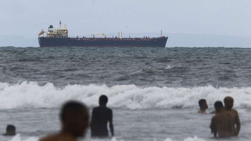 Oil tankers anchored near Puerto Cabello
