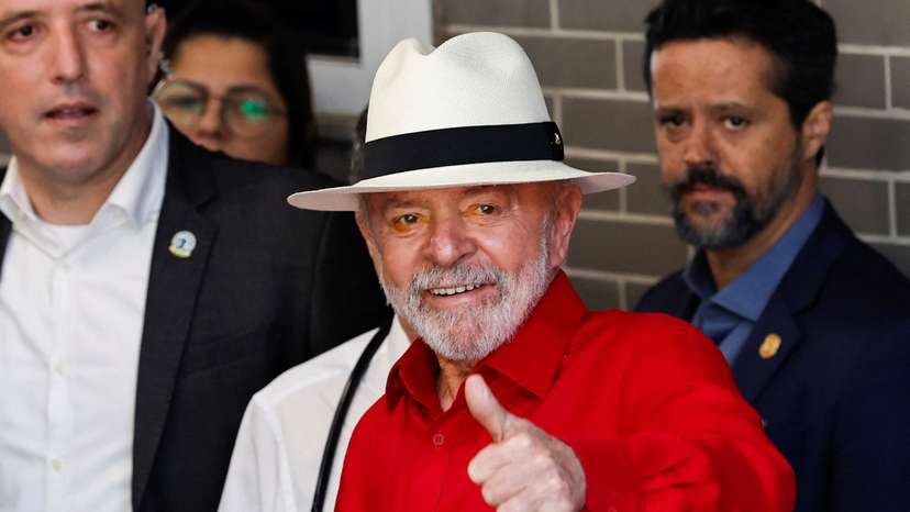 Brazil's President Luiz Inacio Lula da Silva leaves the Sirio-Libanes Hospital following a medical evaluation in Sao Paulo