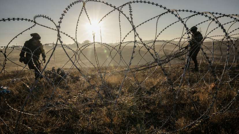 FILE PHOTO: Sappers install non-explosive obstacles along the front line on the outskirts of the town of Chasiv Yar
