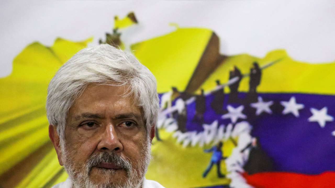 FILE PHOTO: German Umana Mendoza, Colombia's minister of trade, industry and tourism attends a meeting of businessmen from Colombia and Venezuela, in the framework of the 'Border Agreement' in Cucuta